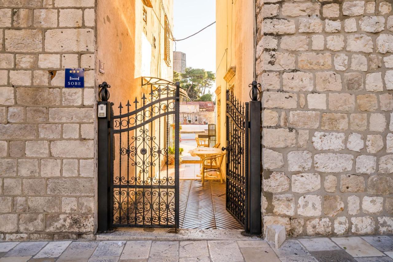 Deluxe Rooms With A Terrace View At Old City Gate Dubrovnik Ngoại thất bức ảnh